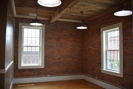 270 Pleasant St