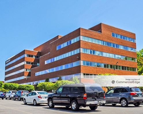 Fifth Avenue at Citypoint - 300 5th Avenue