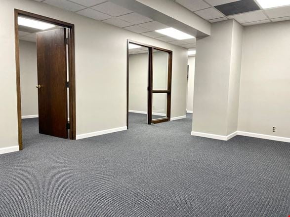 5113 N Executive Dr Suite 106 Microsuites