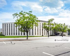 Octagon 10 Office Center