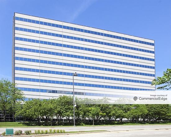 Woodfield Corporate Center - 200 North Martingale Road