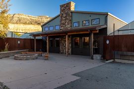 1043 N River Rd