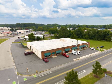 Photo of commercial space at 1607 Northwood Dr in Salisbury