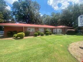 810 N Slappey Blvd