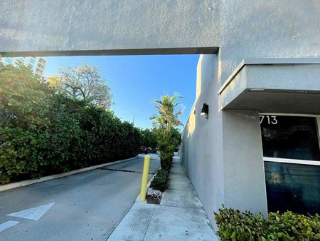 Retail space for Rent at 717-723 E Broward Blvd in Fort Lauderdale