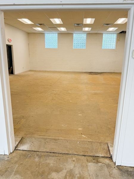 Retail space for Rent at 28074 Woodward Ave in Royal Oak