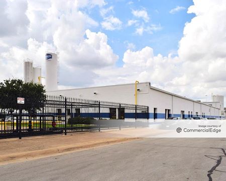 Industrial space for Rent at 1300 West Peter Smith Street in Fort Worth