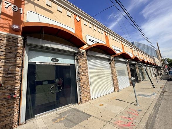 FASHION DISTRICT RETAIL/FLEX PROPERTY