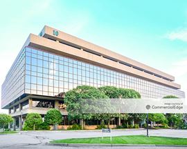 Foster Plaza 10