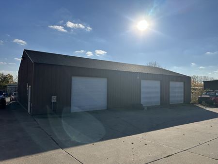 Industrial space for Sale at 922 E 59th St in Davenport