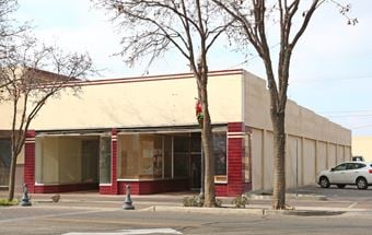 2 Retail Storefront Spaces Available in Downtown Porterville, CA