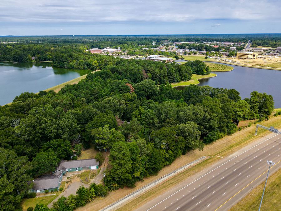 +/- 2.64 Acres in Madison, Mississippi -Visbile from I-55