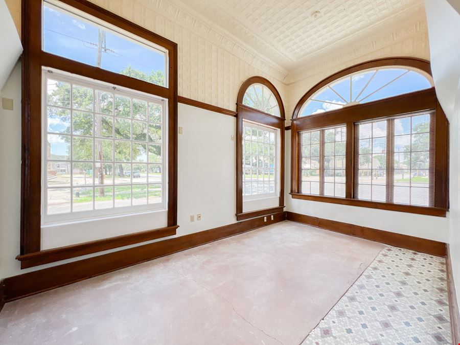 ±2,300 SF First Floor, Corner Retail/Office Space on Canal St