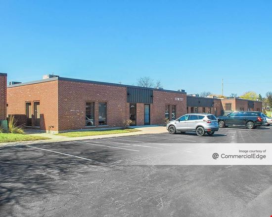 Oakbrook Terrace Business Center