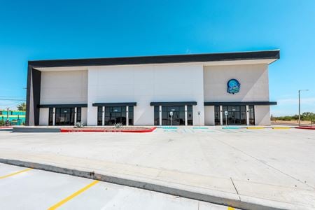 Retail space for Rent at 102 Floral Blvd in LAREDO