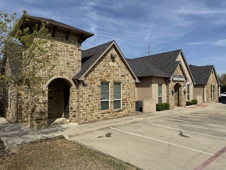 Photo of commercial space at 802 N Bonnie Brae St in Denton