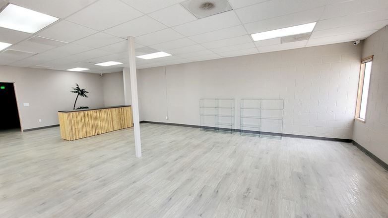 RETAIL / OFFICE & WAREHOUSE