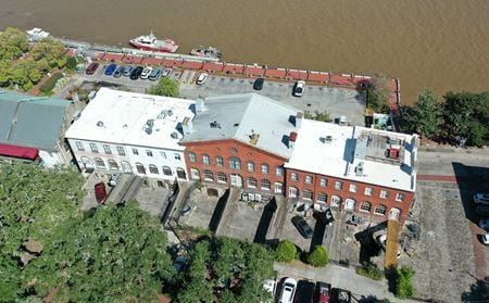 Photo of commercial space at 215 E River Street in Savannah
