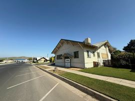 ±4,800 SF Well Known Building in Lindsay, CA