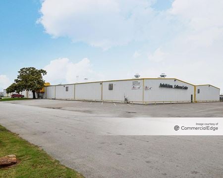 Industrial space for Rent at 7004 South Cooper Street in Arlington