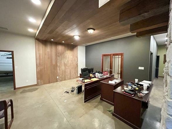 FOR LEASE: 3,250 SF OFFICE/WAREHOUSE