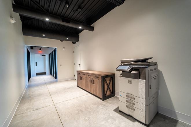 7K SF | Office with W/H | 7th Ave, Ybor City