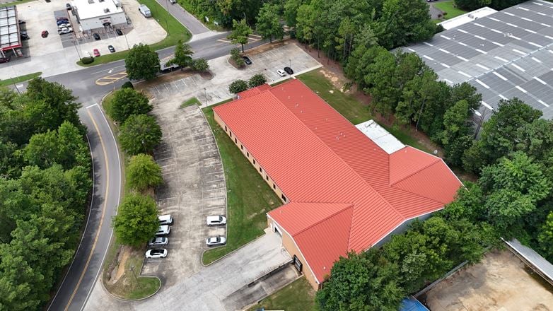 5911 Greenwood Pkwy