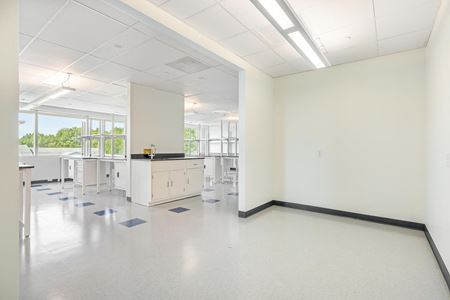 304      Space Photo Gallery 11