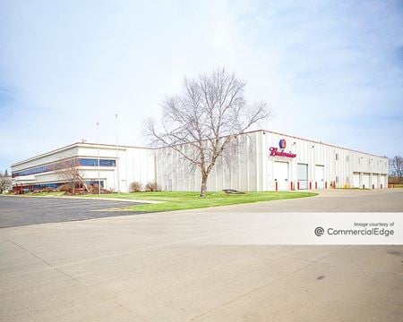 Photo of commercial space at 1020 Industrial Drive South in Sauk Rapids