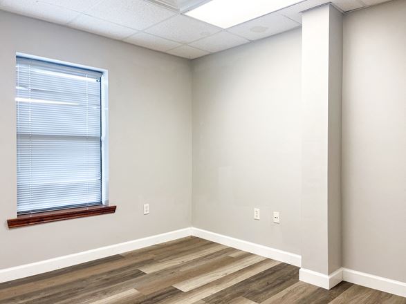 Office/Warehouse with Cranes & Hwy 74 Visibility