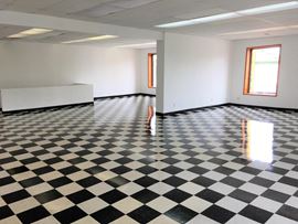 CHICAGO LARGE OFFICE & STORE/RETAIL SPACE (SECOND FLOOR)