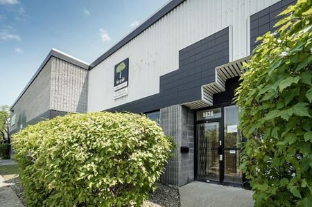 Industrial space for Rent at 5626 Boulevard Thimens in Montréal