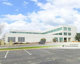 900 North Arlington Heights Road