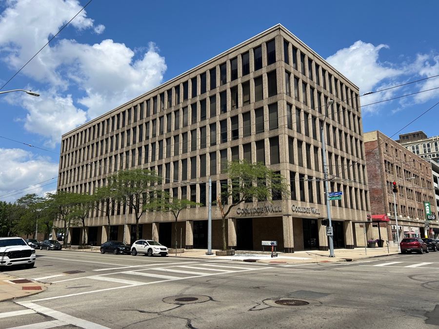 33 W 1st St