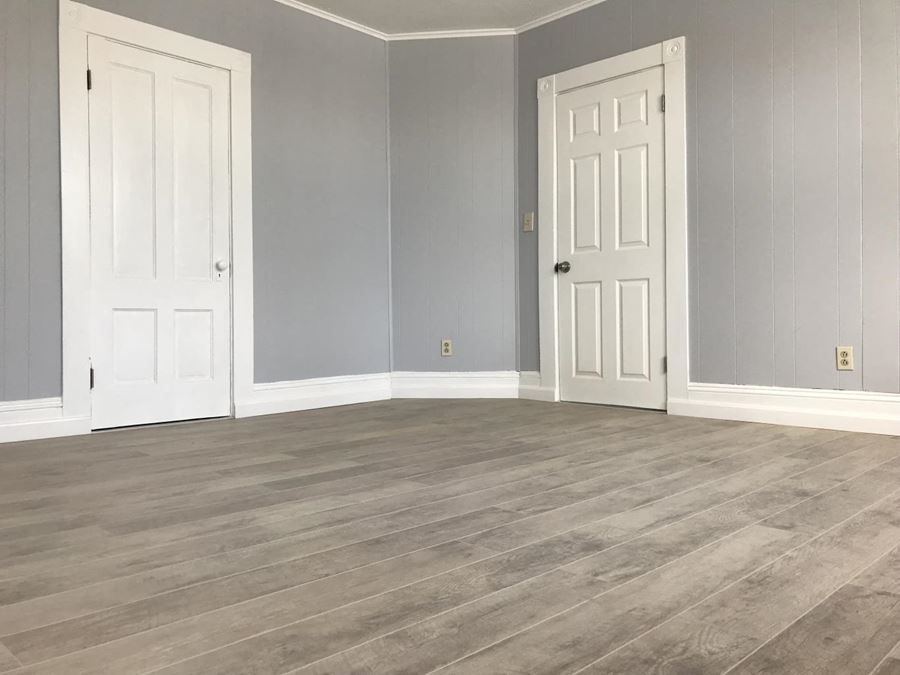 15-19 Snows Court