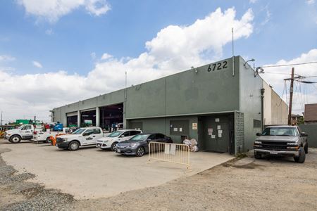 +/- 16,900 SF Warehouse For Lease Near The Rams Stadium & LAX - Los Angeles