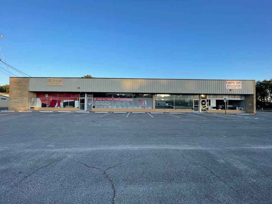 2180 SF Retail Showroom For Lease