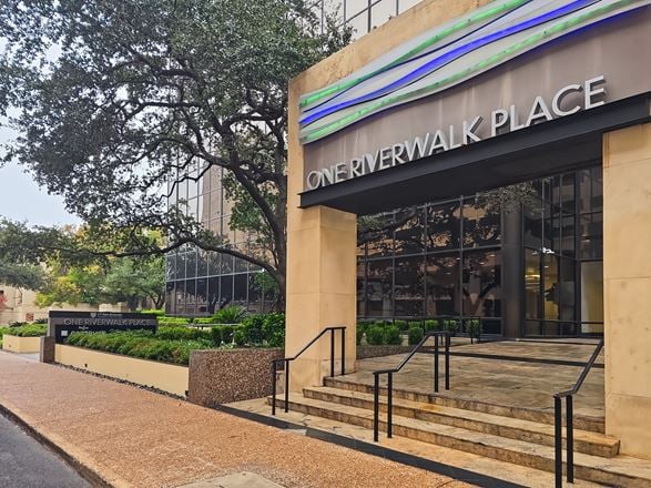TX, San Antonio - One Riverwalk Place