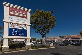 Smart & Final Center (CT Vermont & Carson LLC)