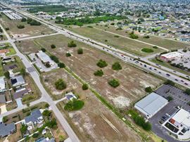 800-916 NE Pine Island Rd