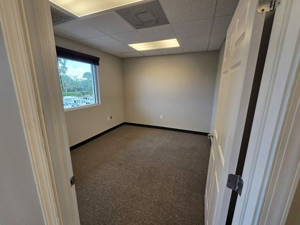Contractor's Business Park: 1800sf Flex Condo for Sale or Lease