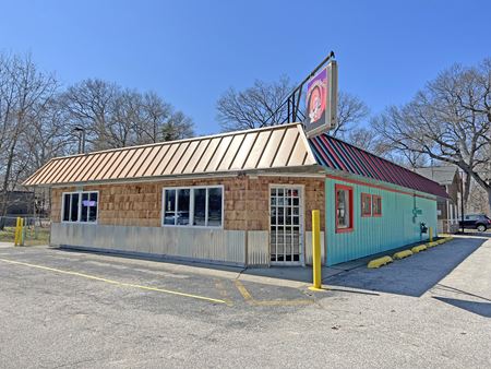Retail space for Sale at 5581 Washington Ave in Muskegon