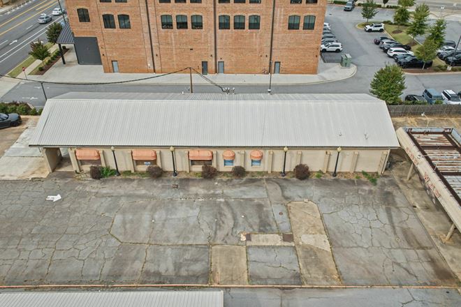 906 Pendleton Street