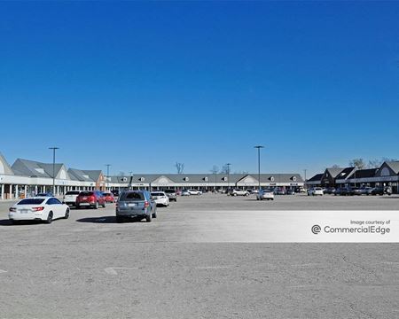 Retail space for Rent at 549 South Chillicothe Road in Aurora