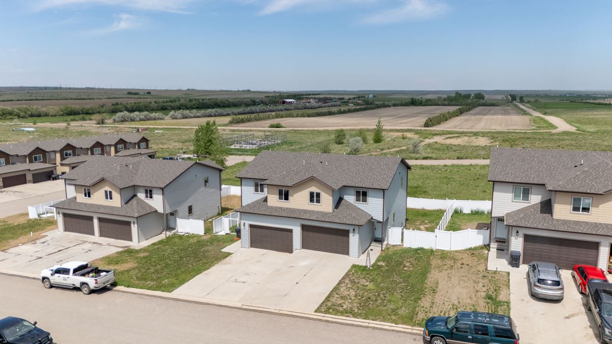 13713 Kristina St