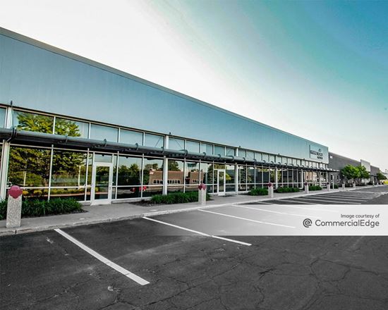 Snelling Office Plaza