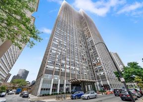 655 W Irving Park Rd