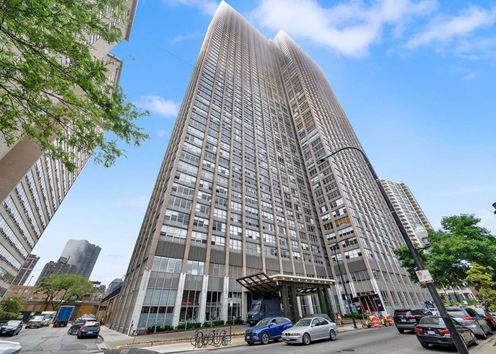 655 W Irving Park Rd