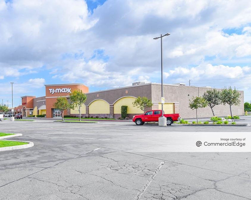 Norwalk Plaza Shopping Center - 11752 Firestone Blvd | Retail Building