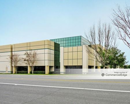 Shared and coworking spaces at 3950 East Airport Drive in Ontario